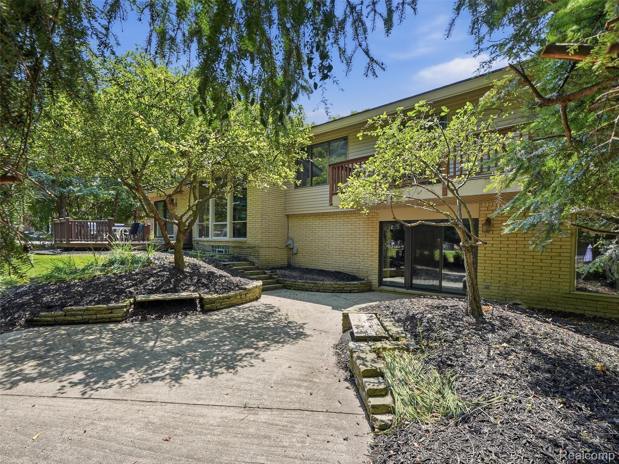 3300 Woodview Lake Road
