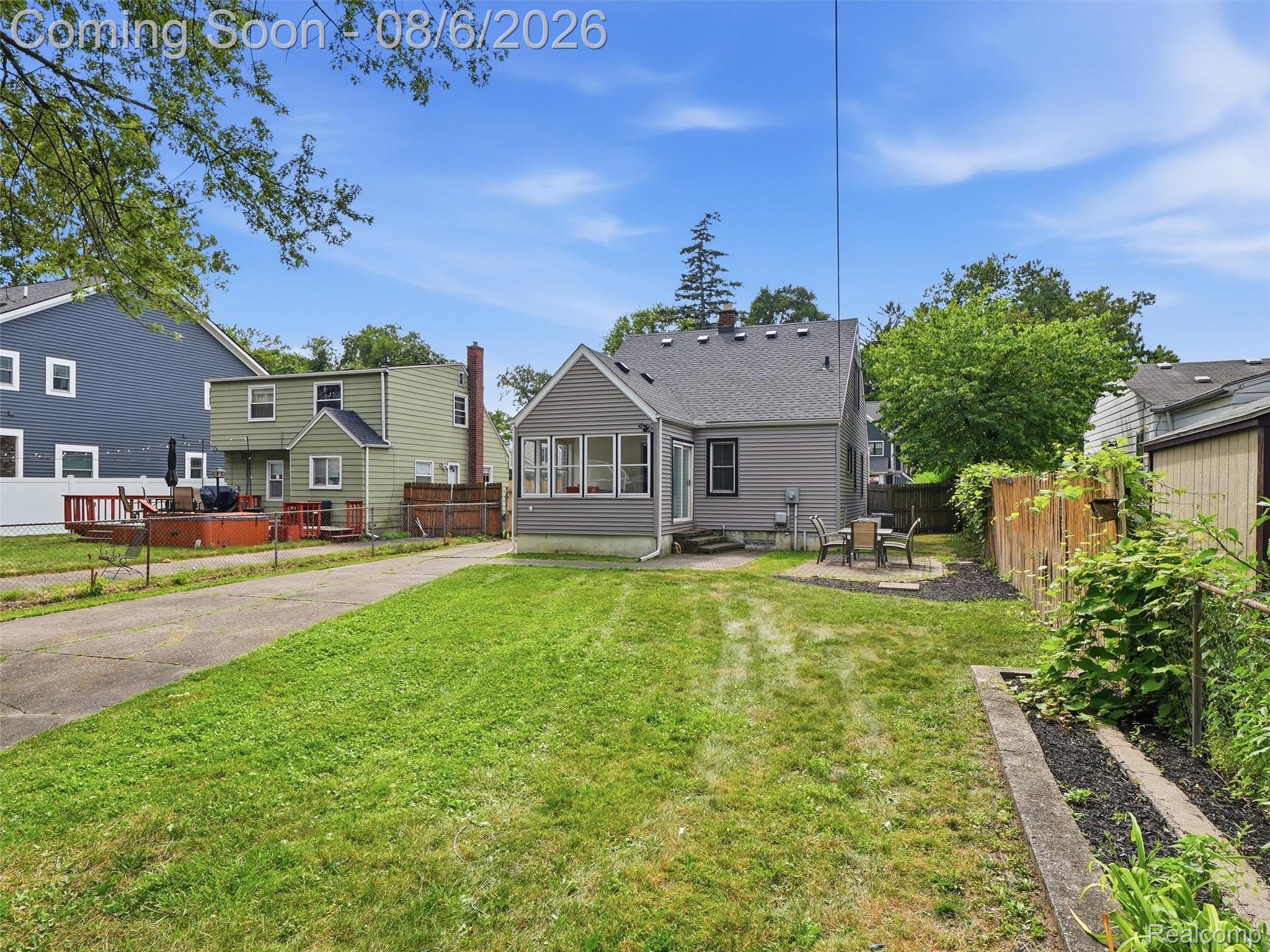 1209 Wyandotte Avenue