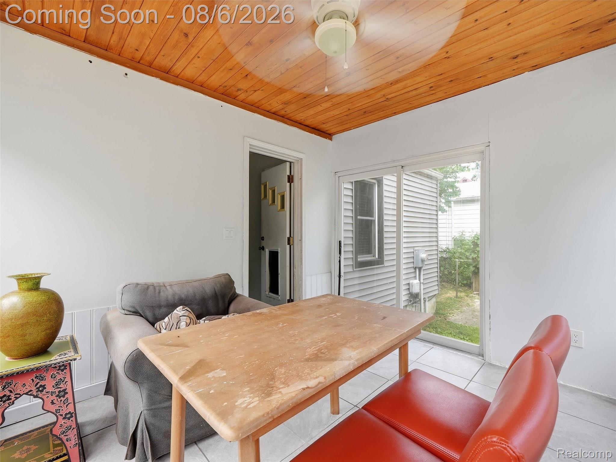 1209 Wyandotte Avenue