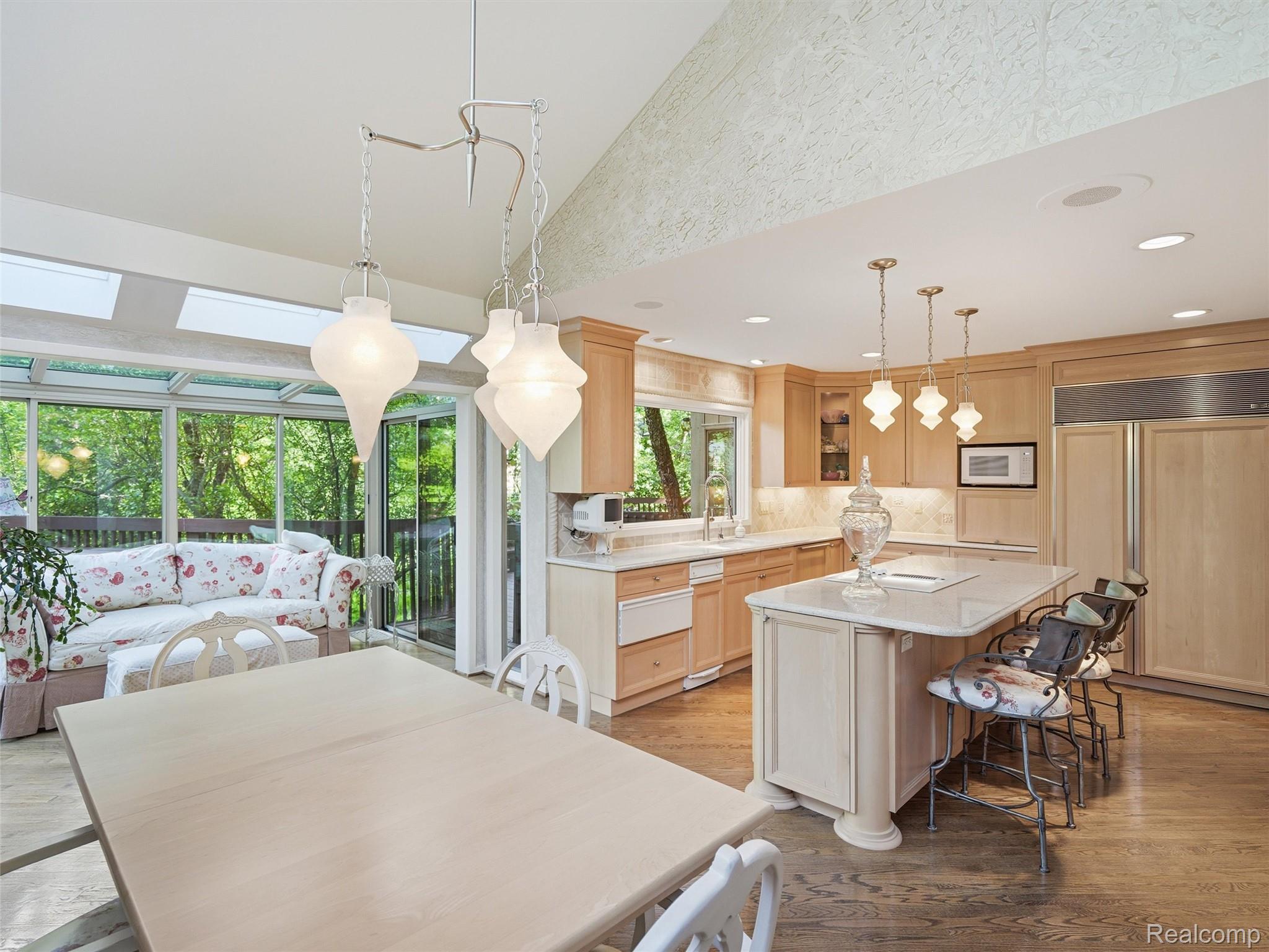 4751 Rolling Ridge Road