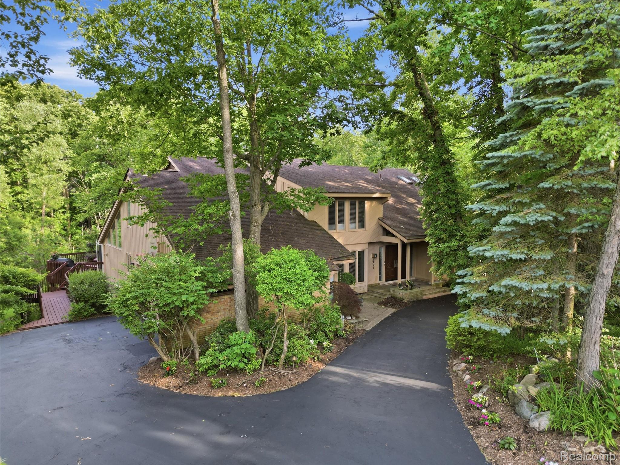 4751 Rolling Ridge Road