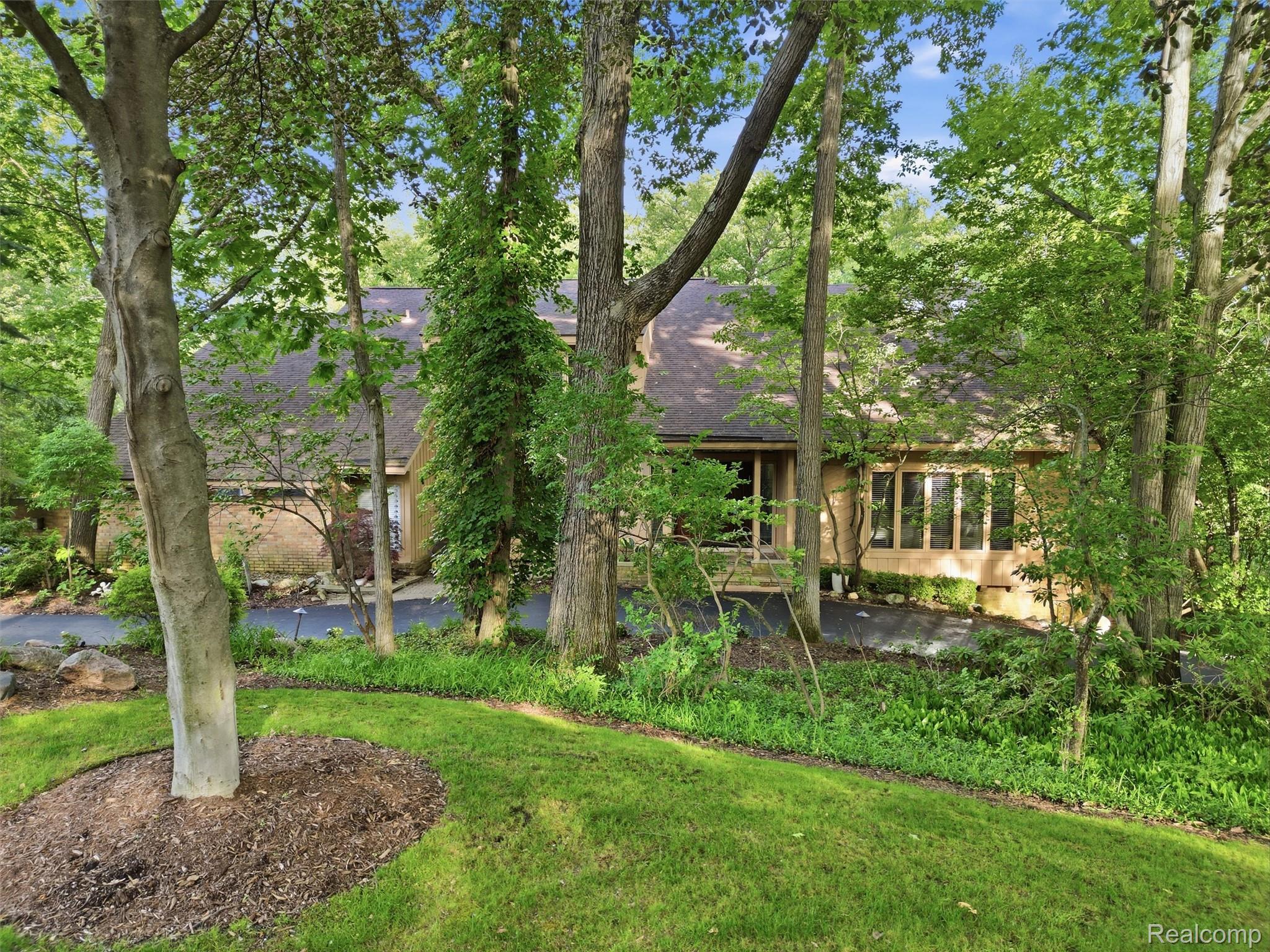 4751 Rolling Ridge Road