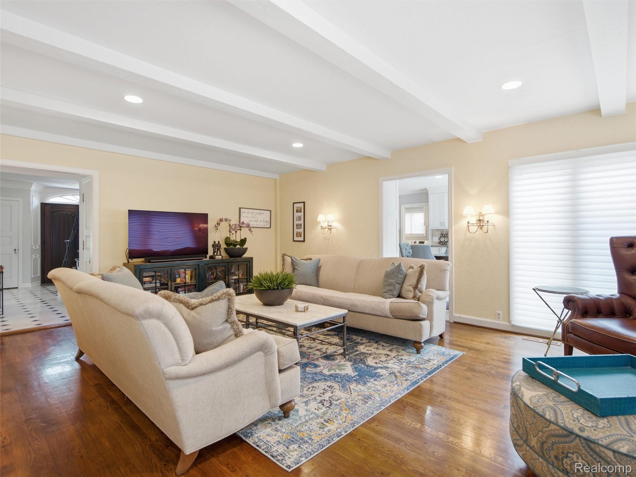 1281 Twin Maples Lane