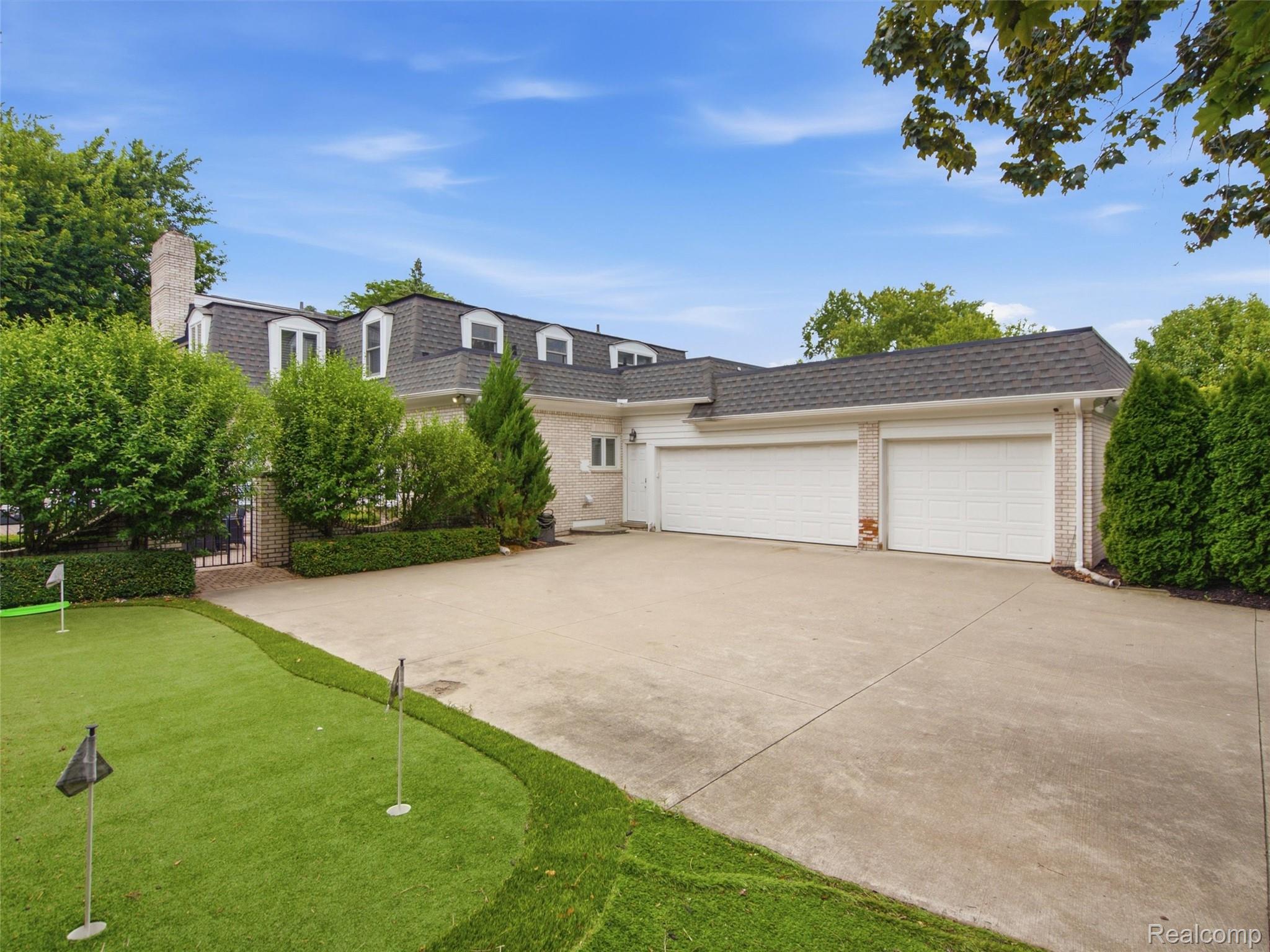 1281 Twin Maples Lane