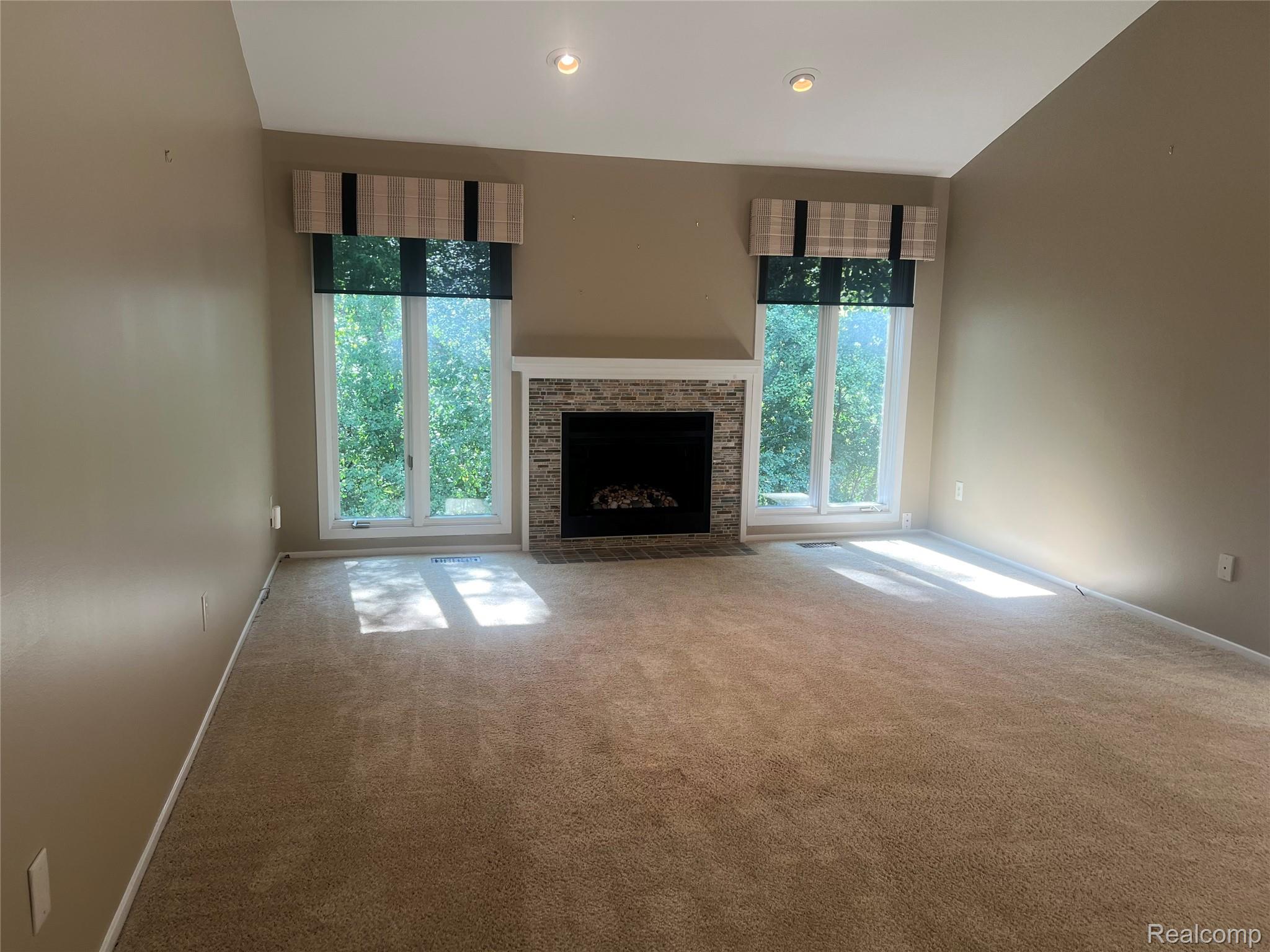 5529 Walnut Circle W
