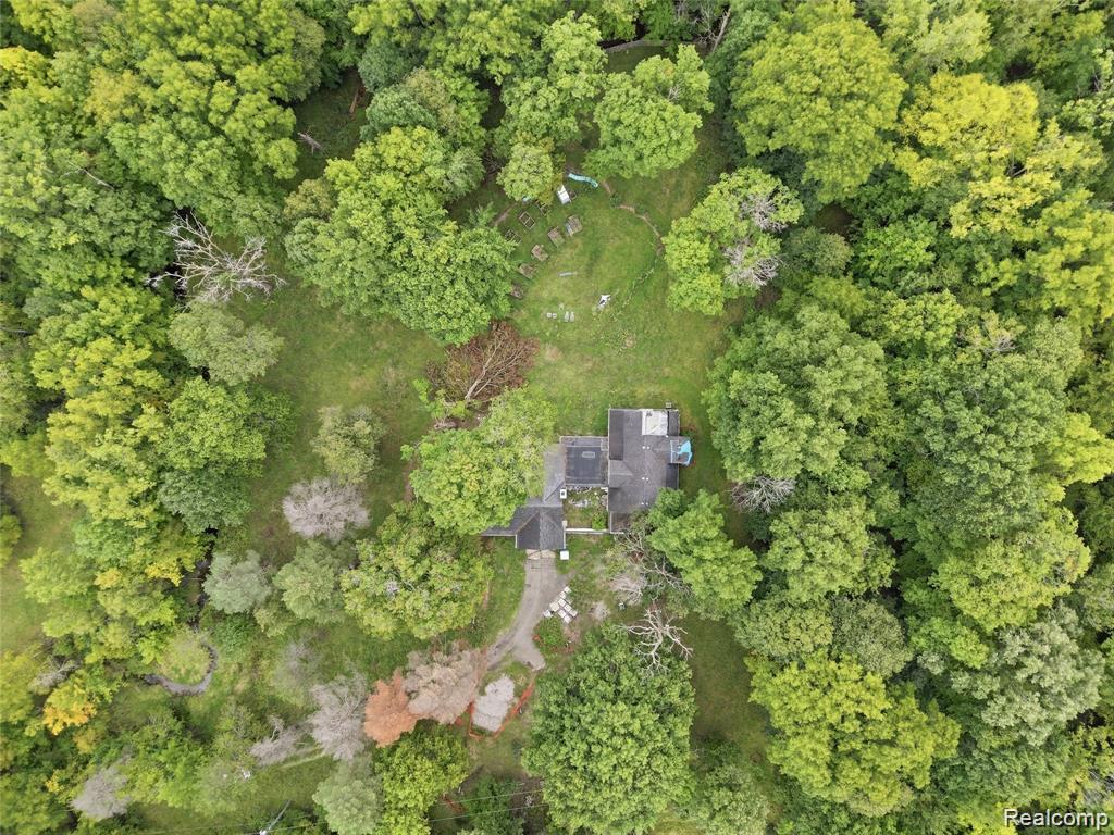 6221 W Maple RD
