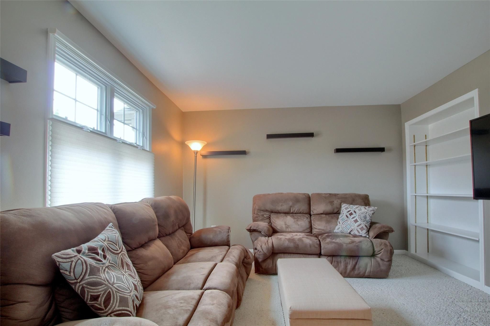 37650 GLENGROVE Drive