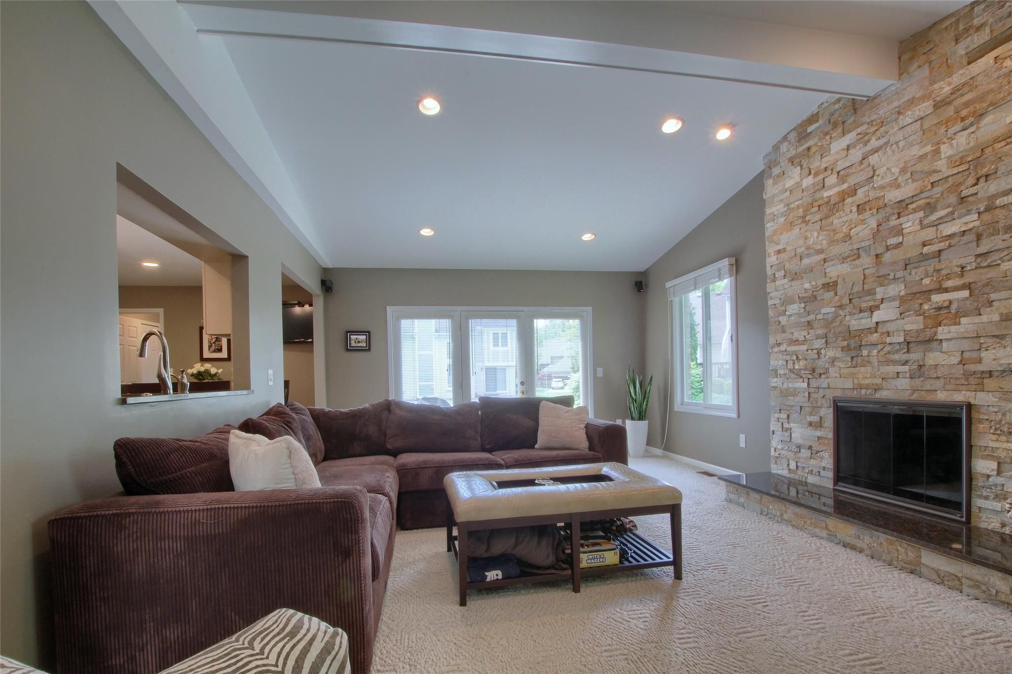 37650 GLENGROVE Drive