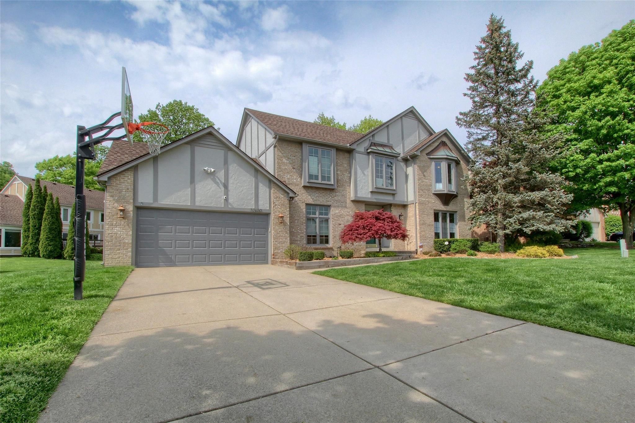 37650 GLENGROVE Drive