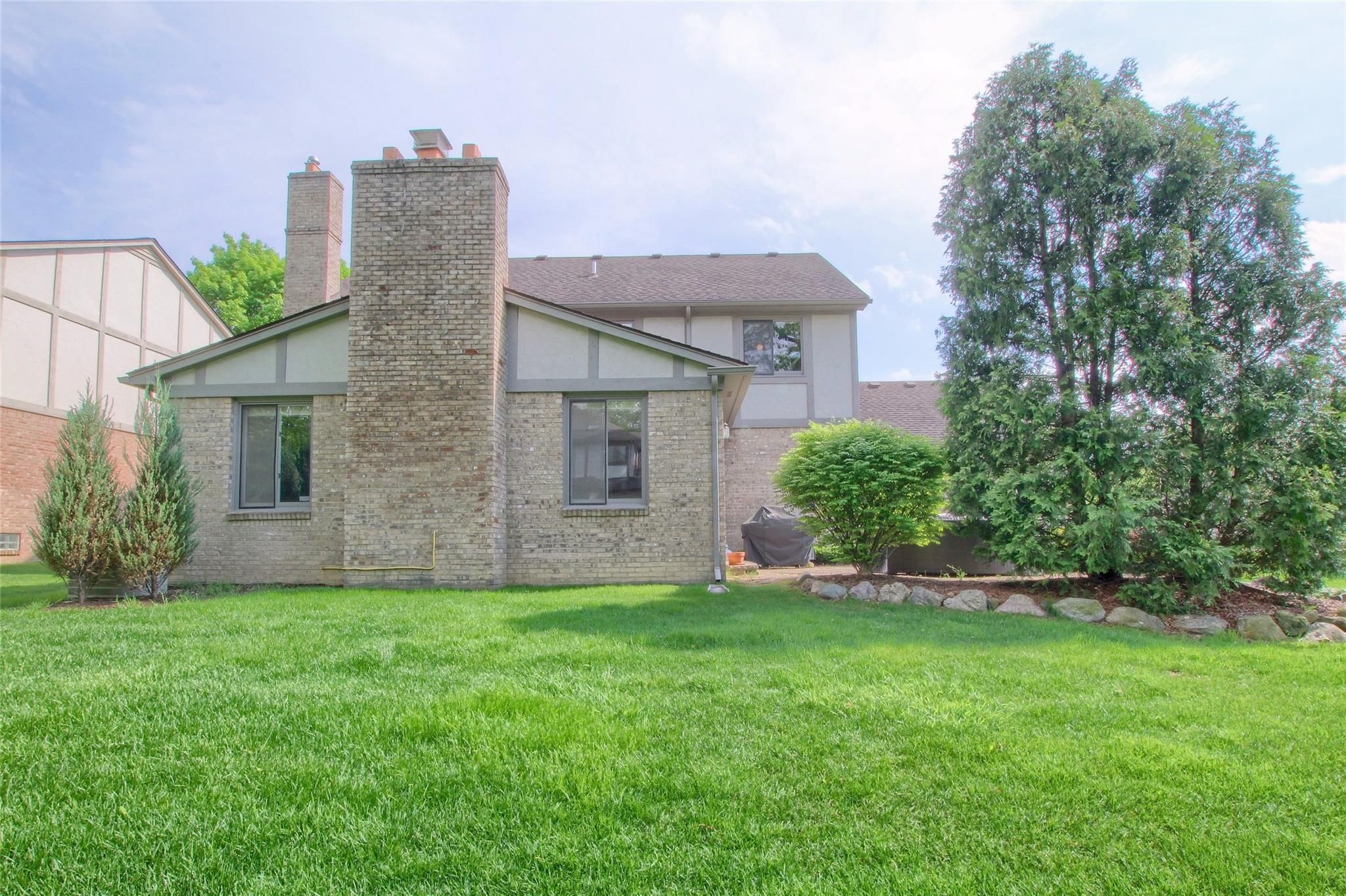 37650 GLENGROVE Drive