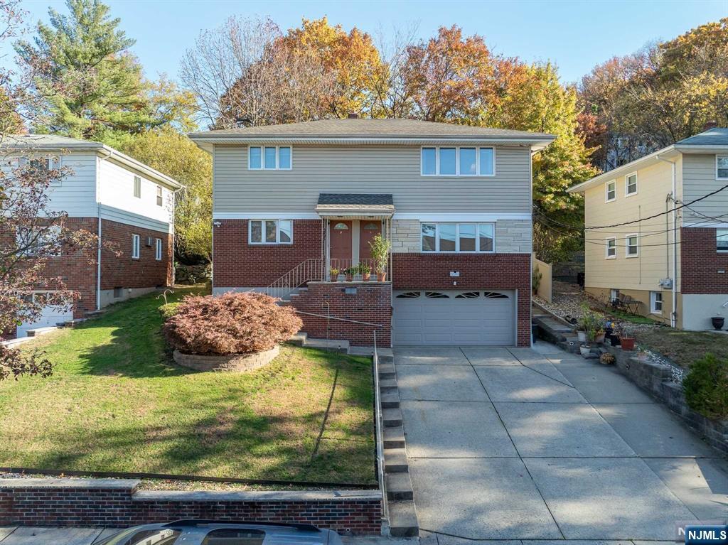 396 Oak Street