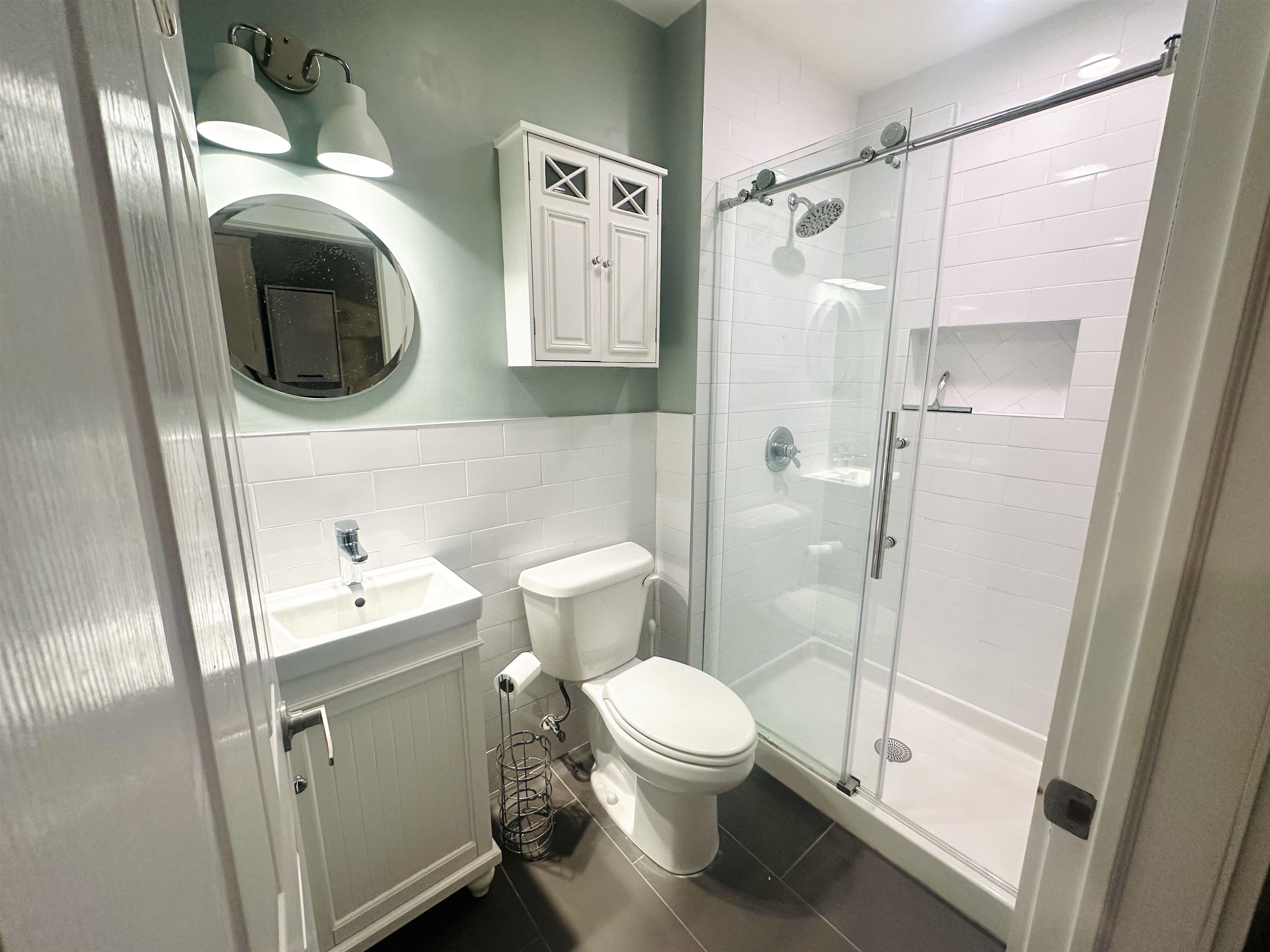 422 BLOOMFIELD ST Unit: 1R