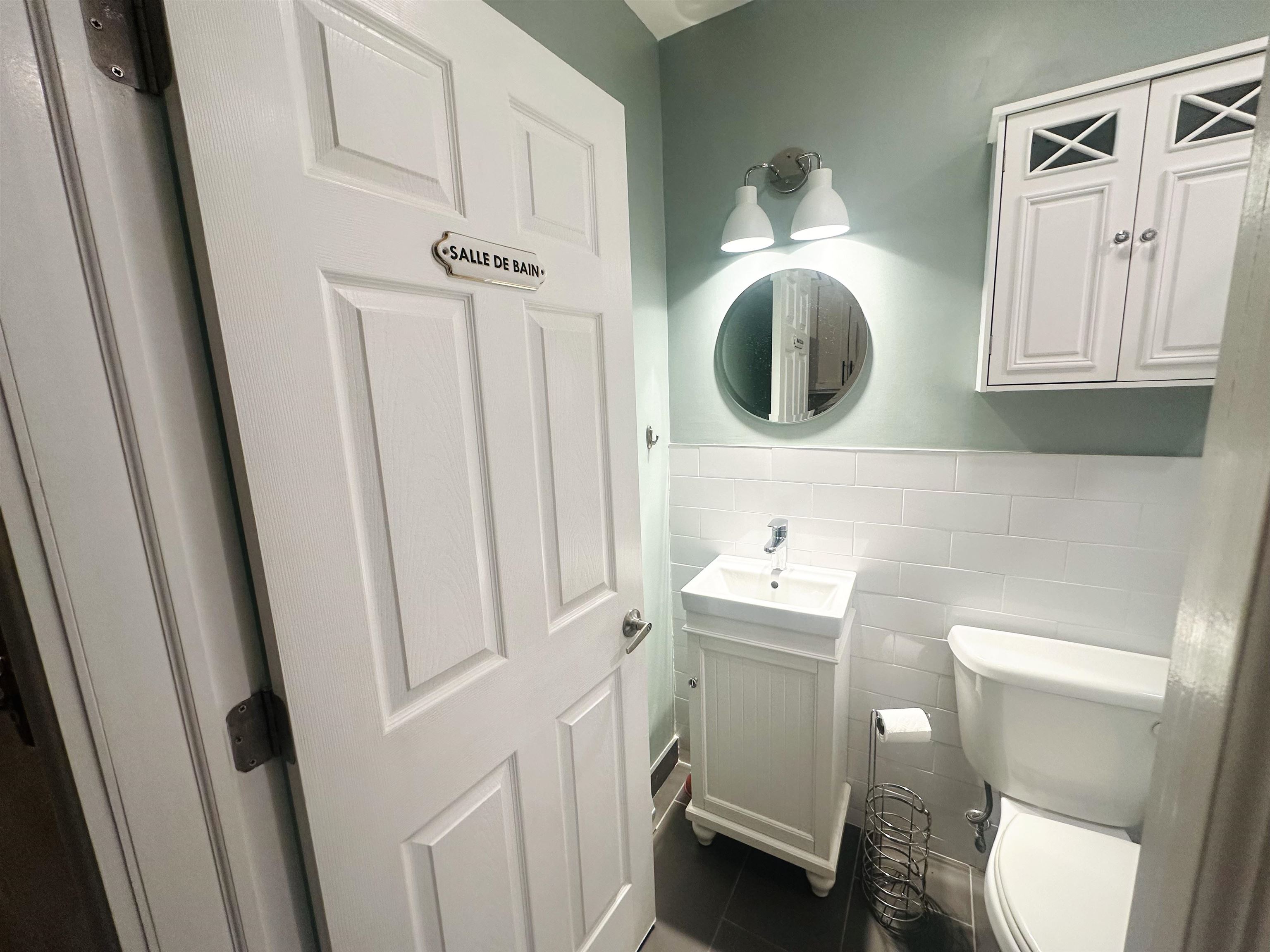 422 BLOOMFIELD ST Unit: 1R