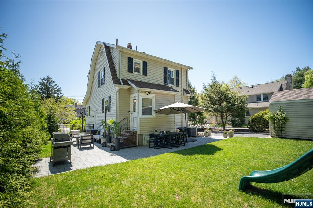 611 Albert Place