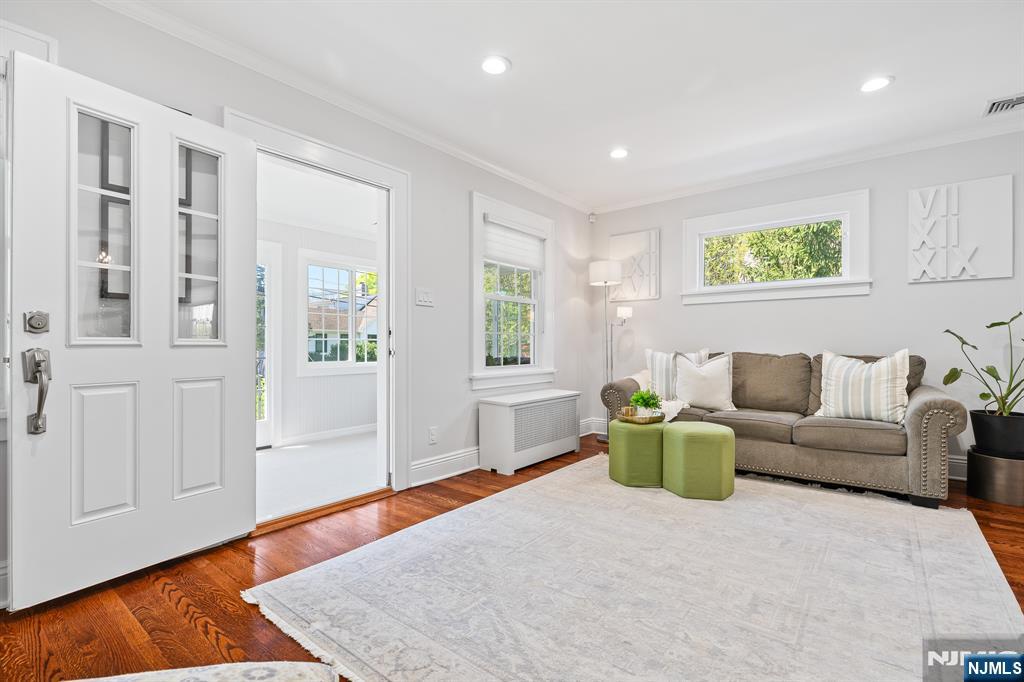611 Albert Place