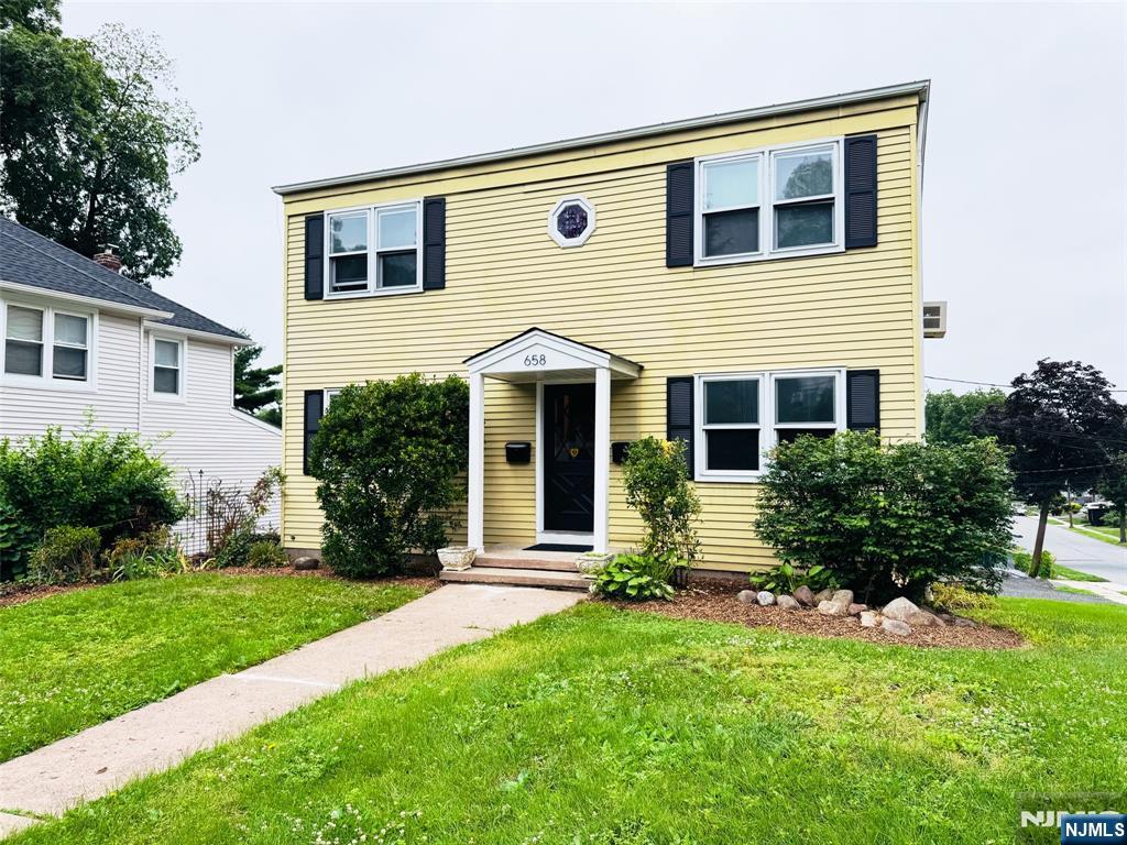 658 Garden Street 1