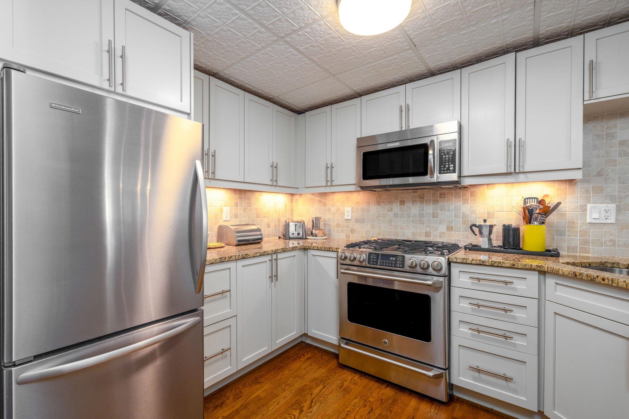 186 WAYNE ST Unit: 419D