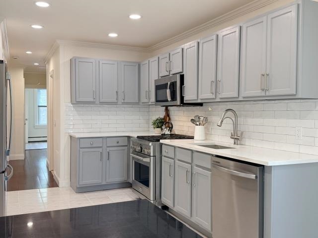 611 13TH ST Unit: 2