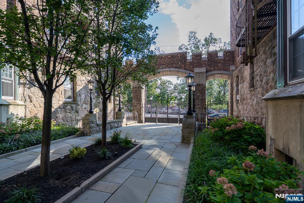 275 Engle Street B1-A