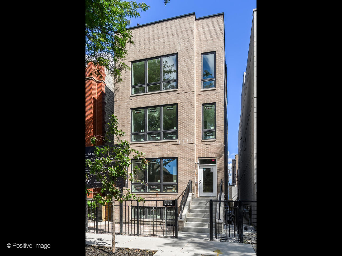 867 N Marshfield Avenue Unit: 2