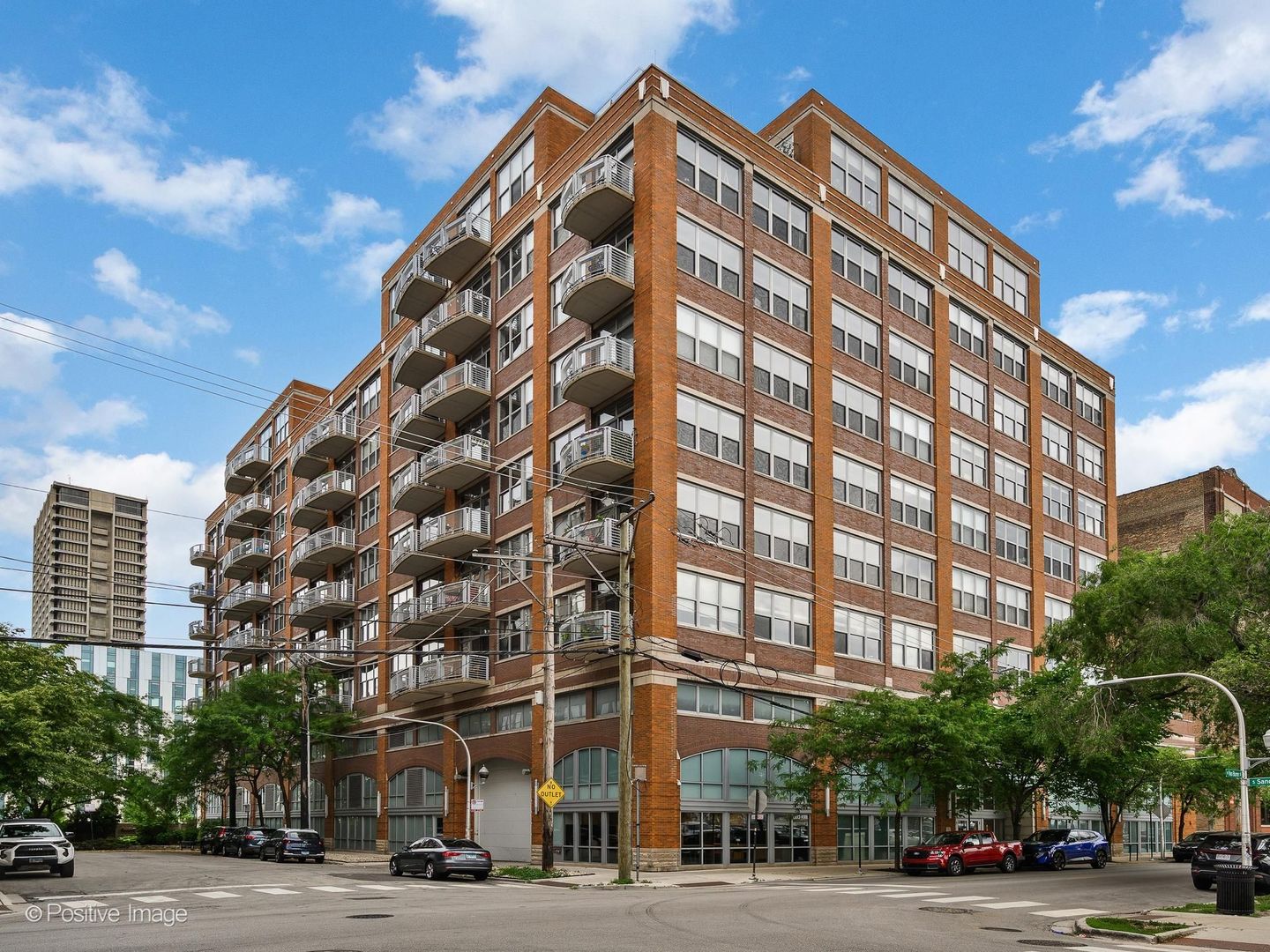 933 W Van Buren Street Unit: 823