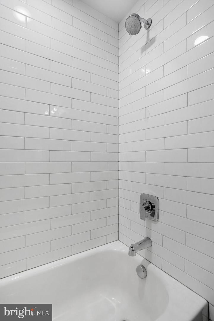 515 Montana Ave NE #1