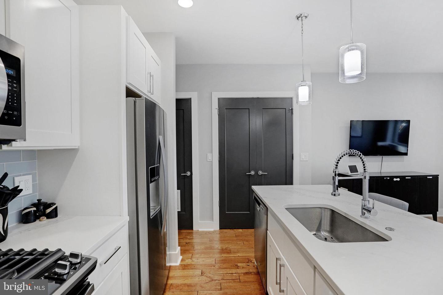 515 Montana Ave NE #1