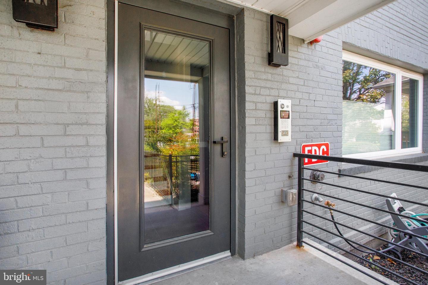 515 Montana Ave NE #1