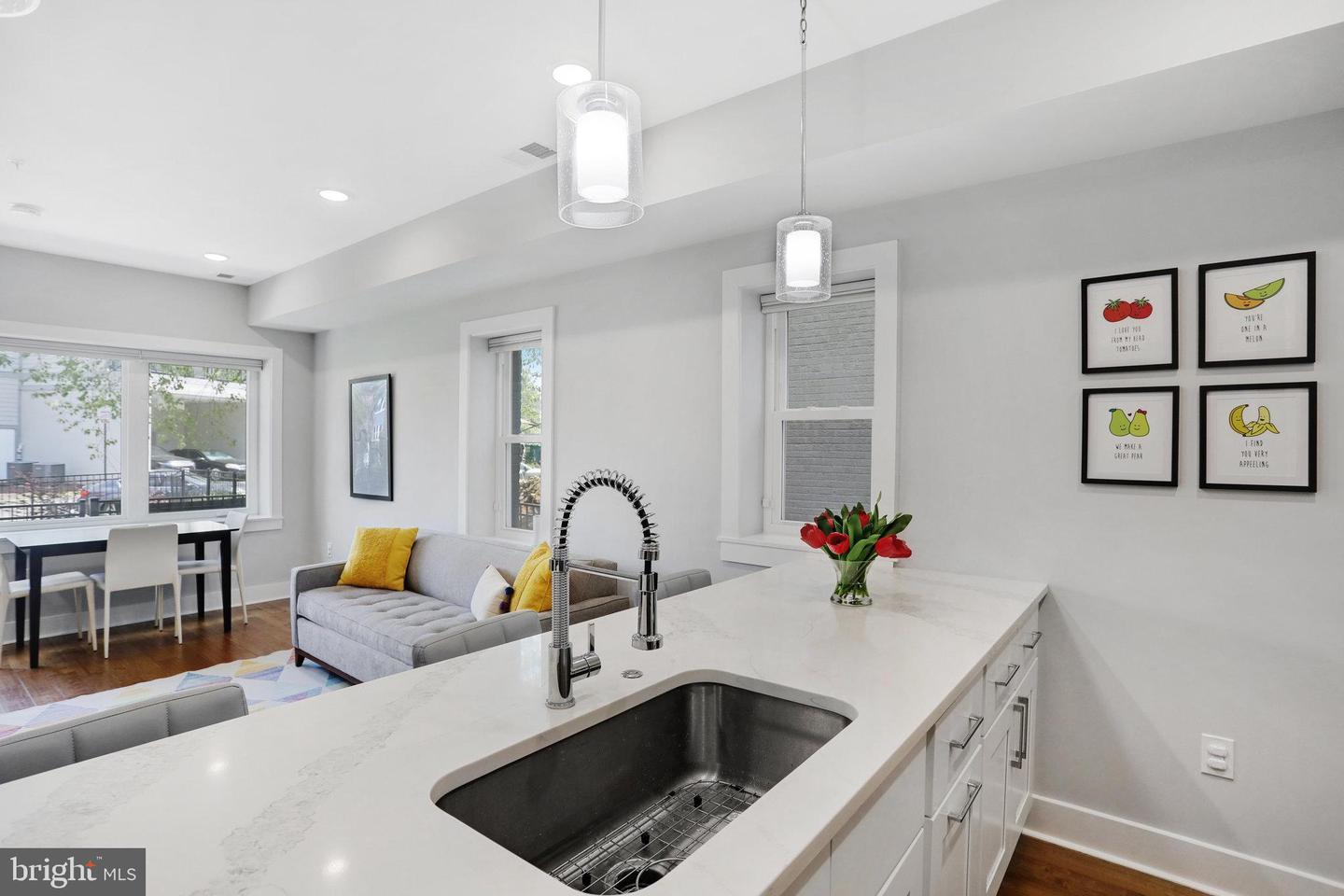 515 Montana Ave NE #1