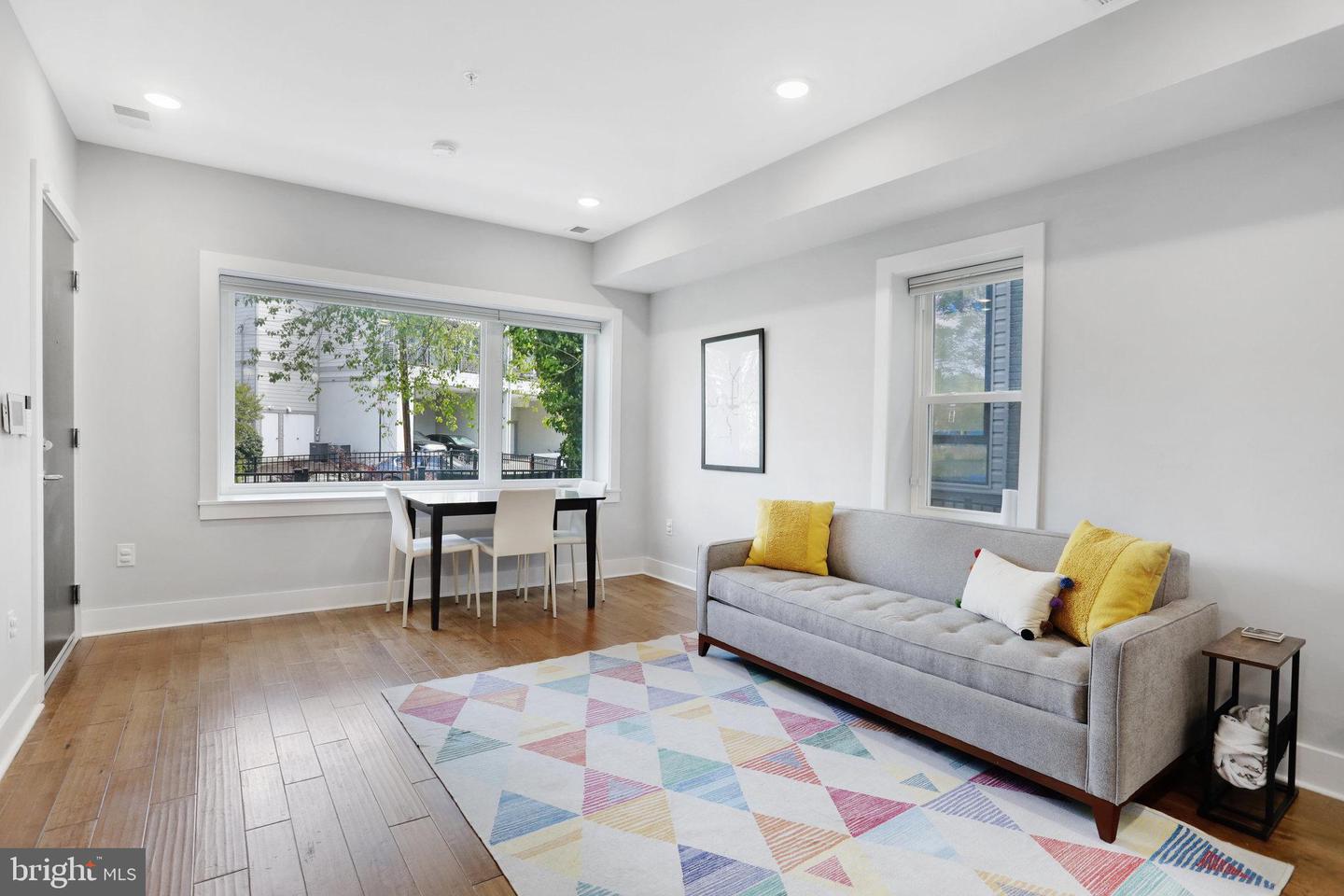 515 Montana Ave NE #1