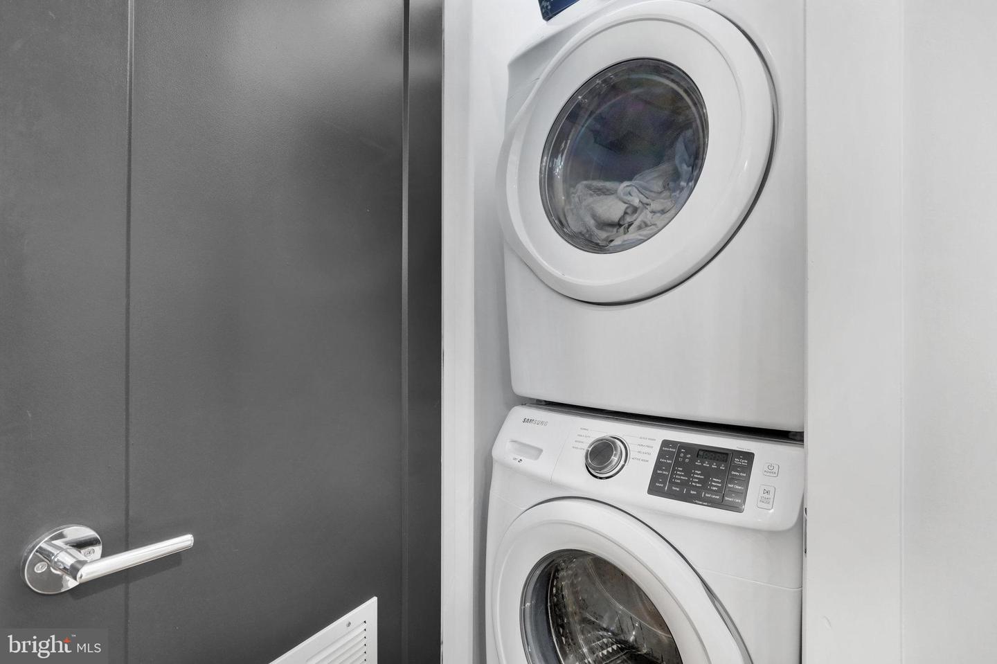 515 Montana Ave NE #1