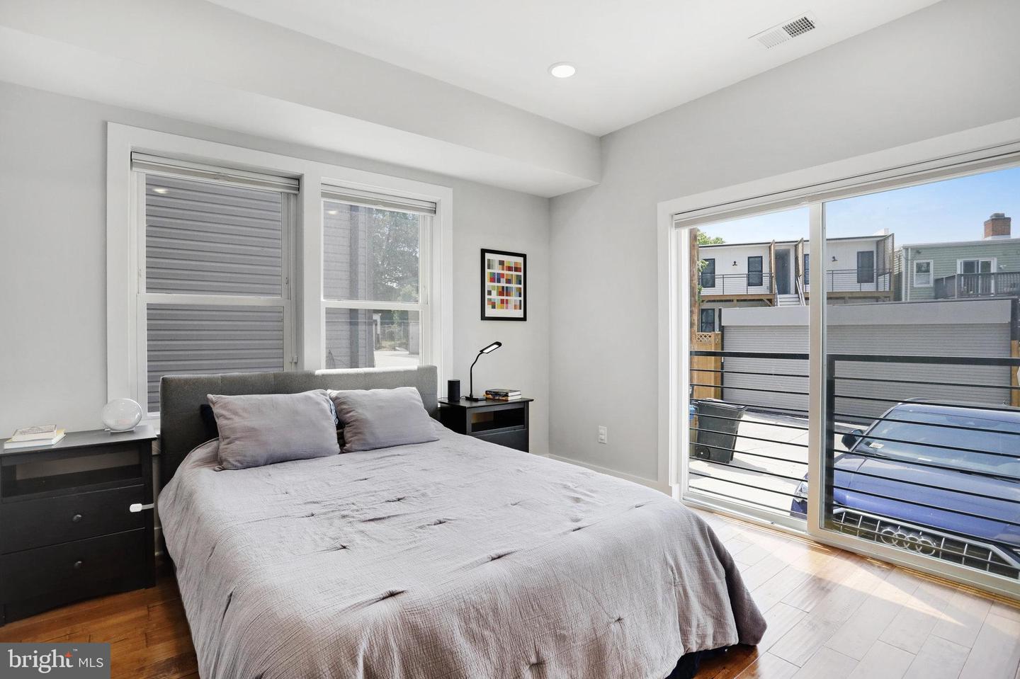 515 Montana Ave NE #1