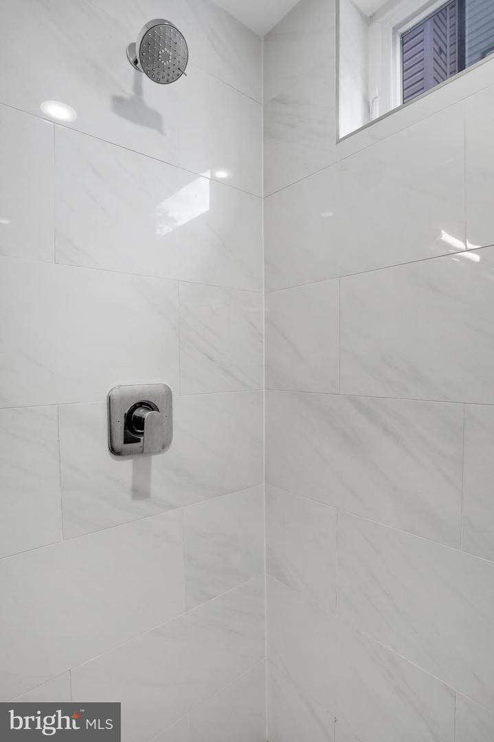 515 Montana Ave NE #1