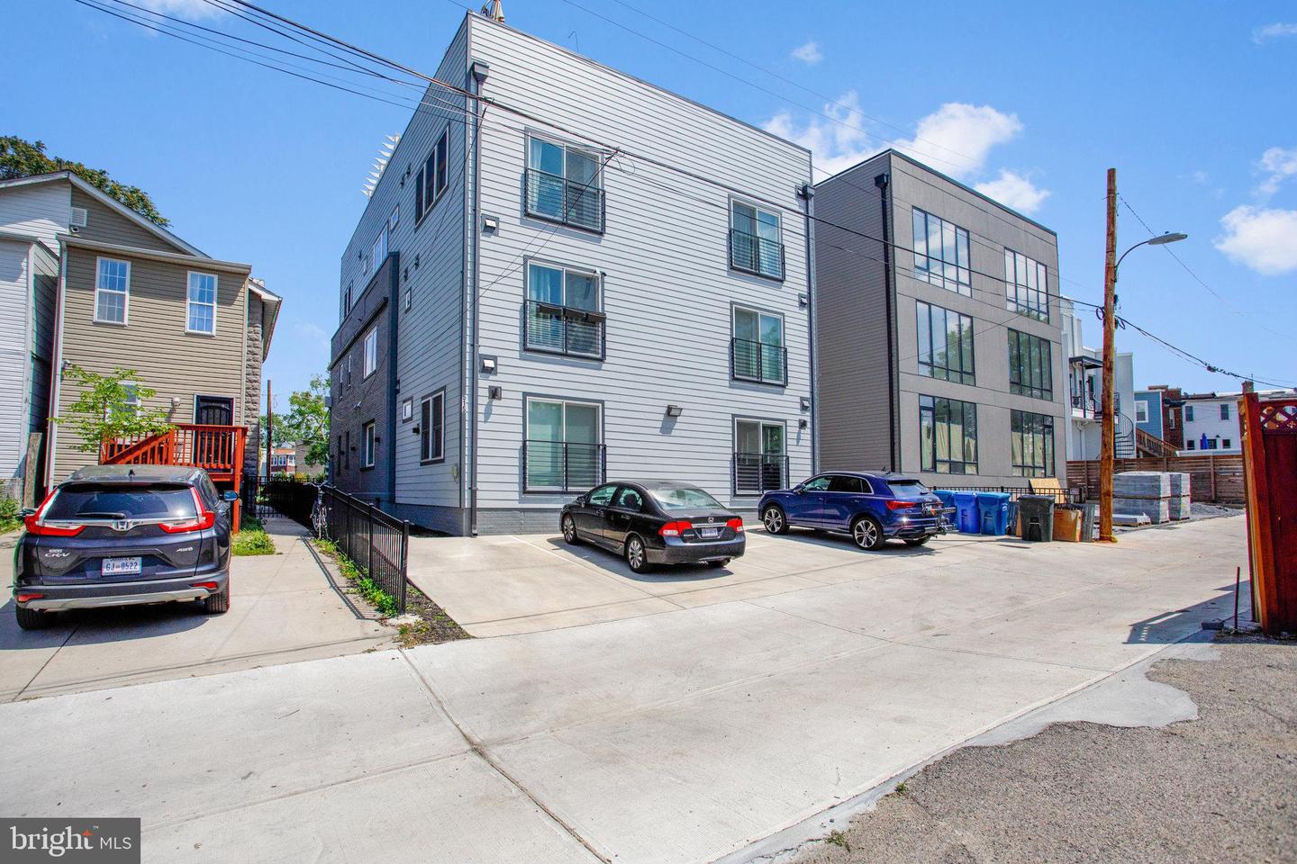 515 Montana Ave NE #1