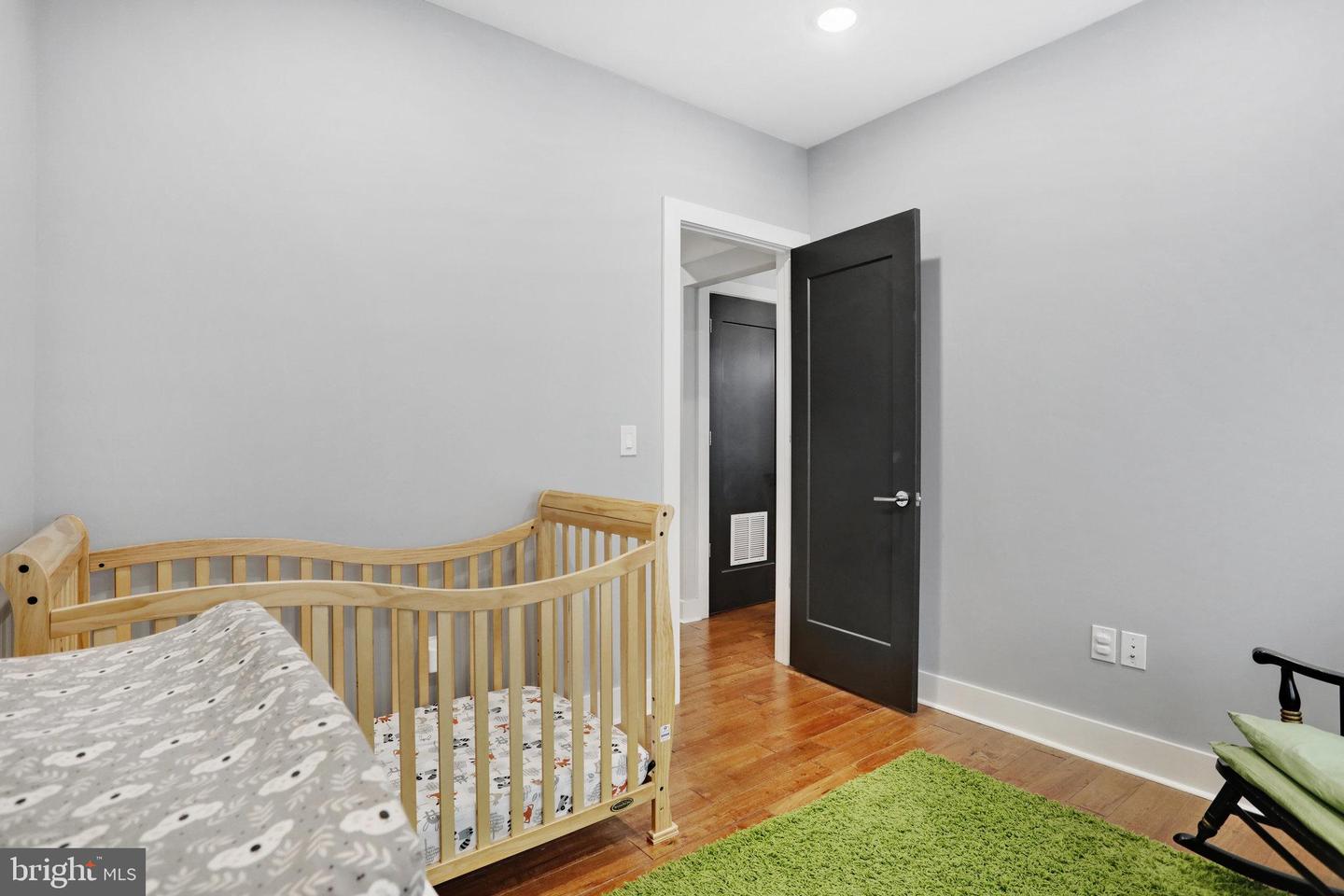 515 Montana Ave NE #1