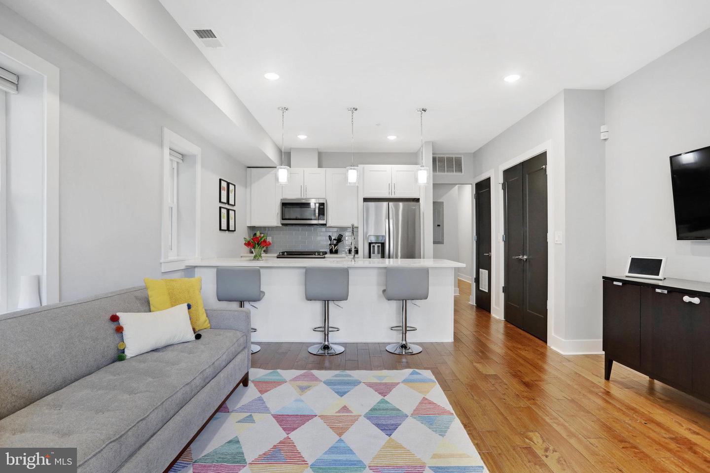 515 Montana Ave NE #1