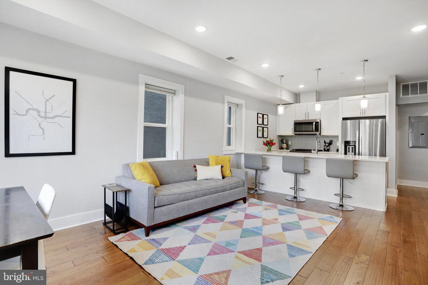 515 Montana Ave NE #1