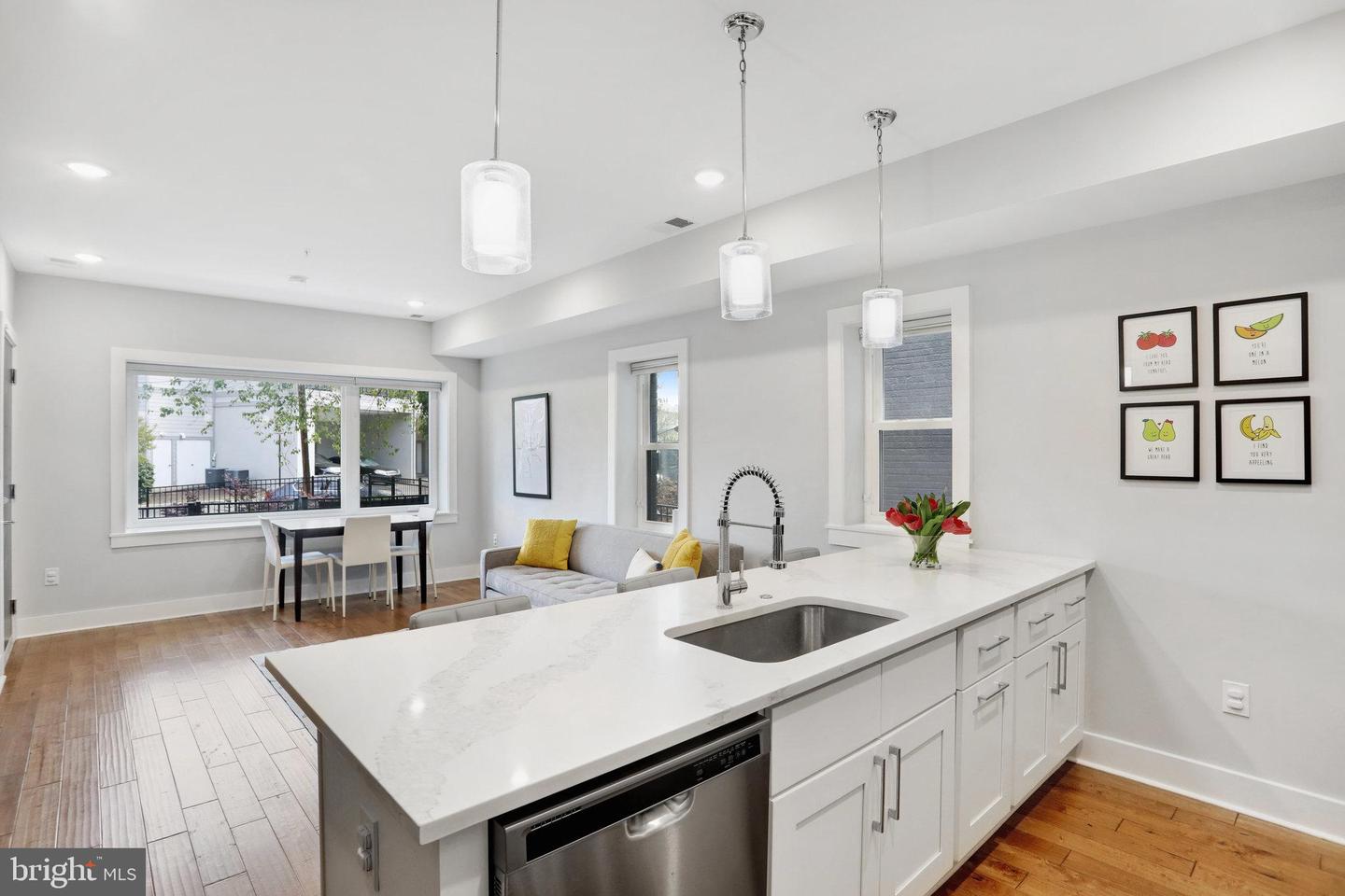 515 Montana Ave NE #1