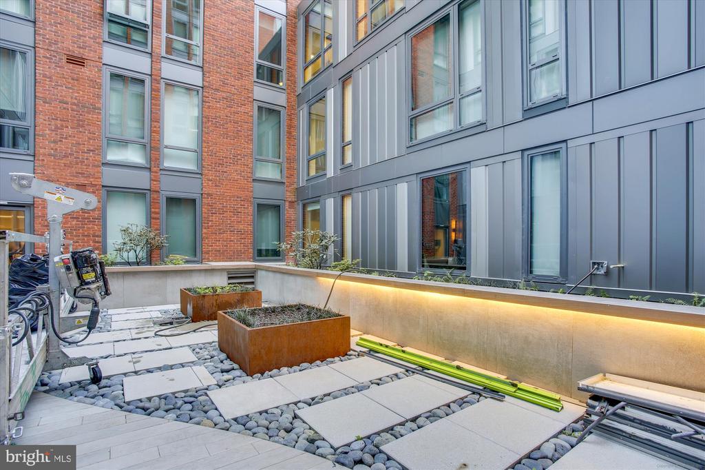 1211 VAN ST SE #602