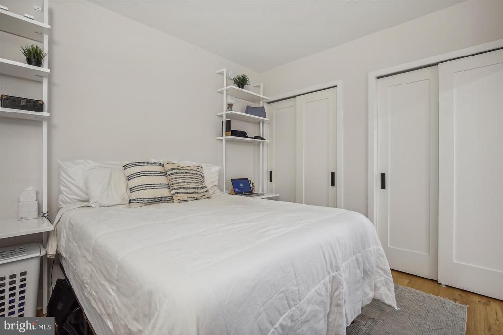 1211 VAN ST SE #602