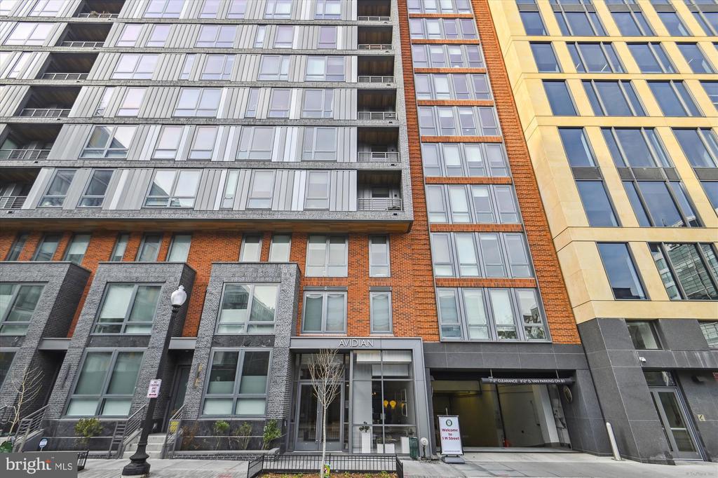 1211 VAN ST SE #602