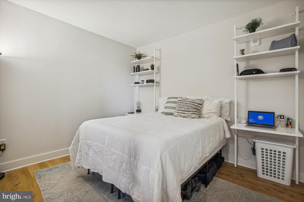 1211 VAN ST SE #602