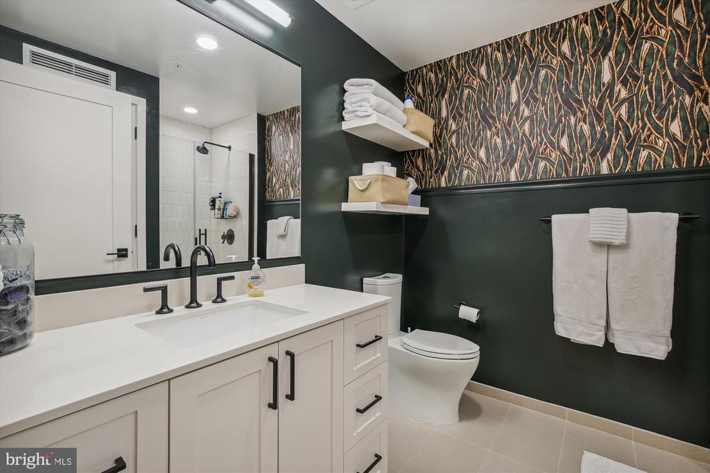 1211 VAN ST SE #602
