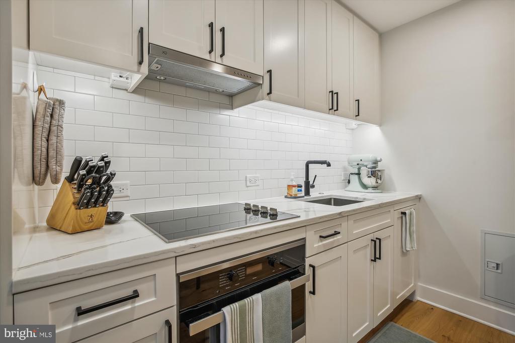 1211 VAN ST SE #602