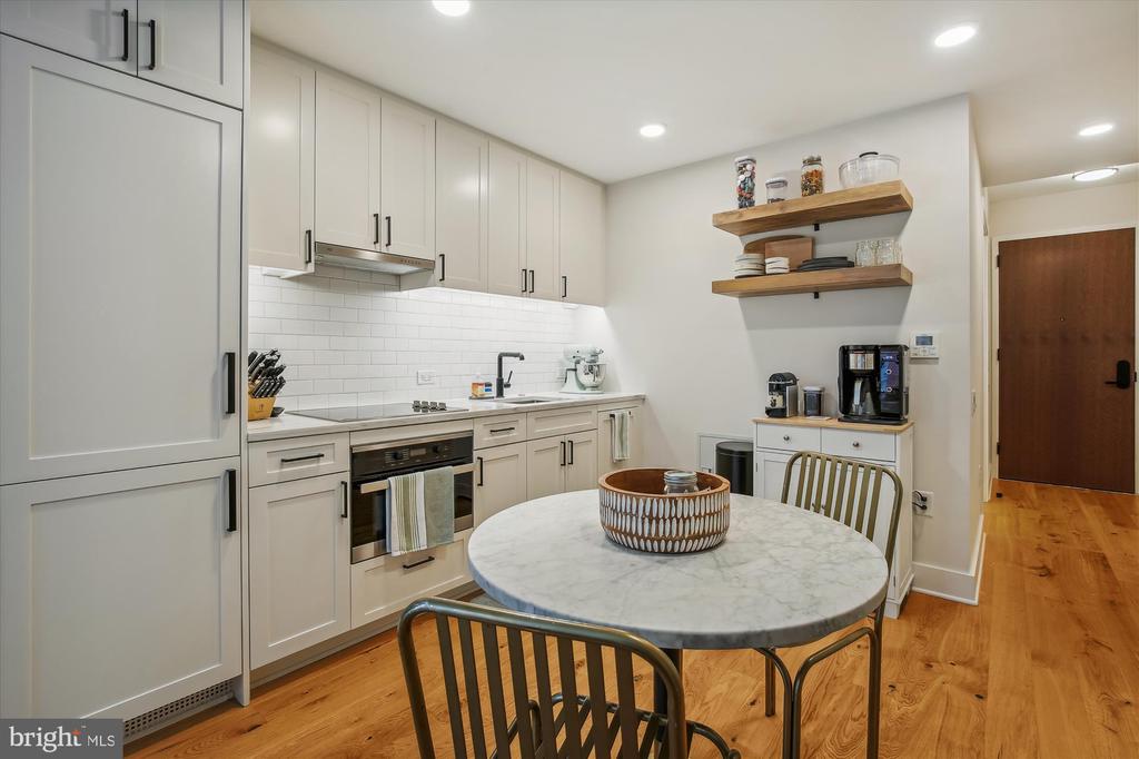 1211 VAN ST SE #602
