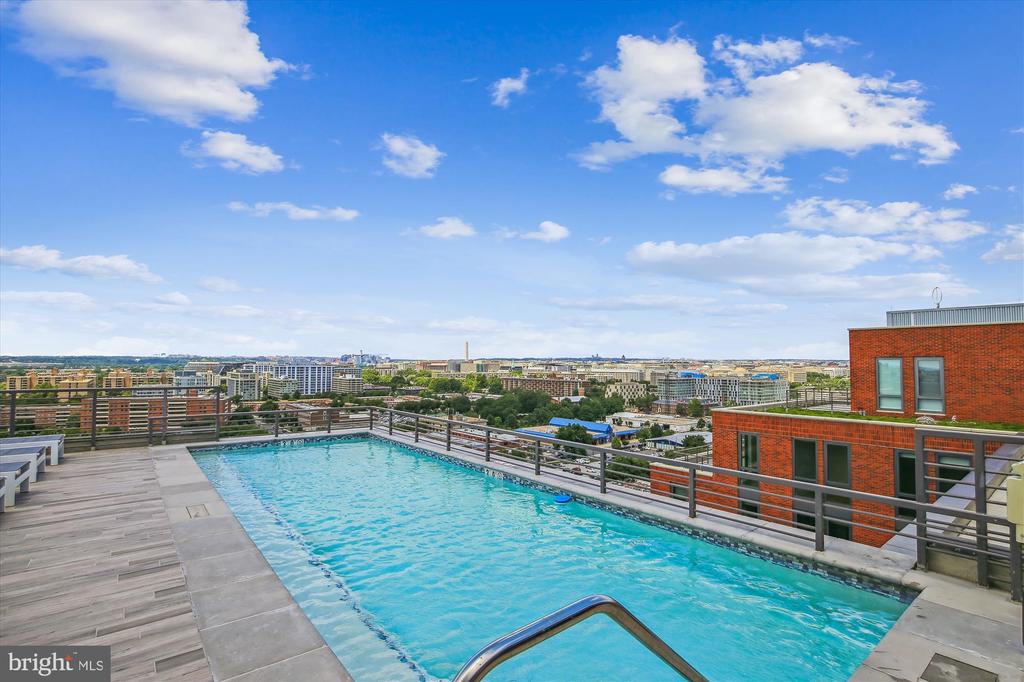 1211 VAN ST SE #602