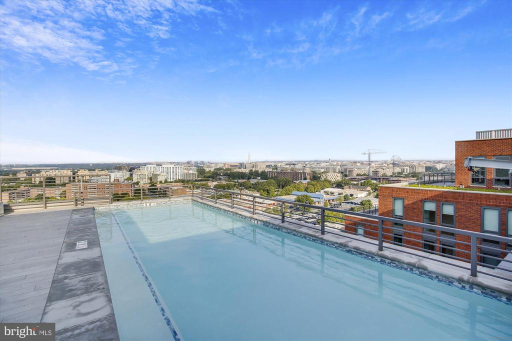 1211 VAN ST SE #602