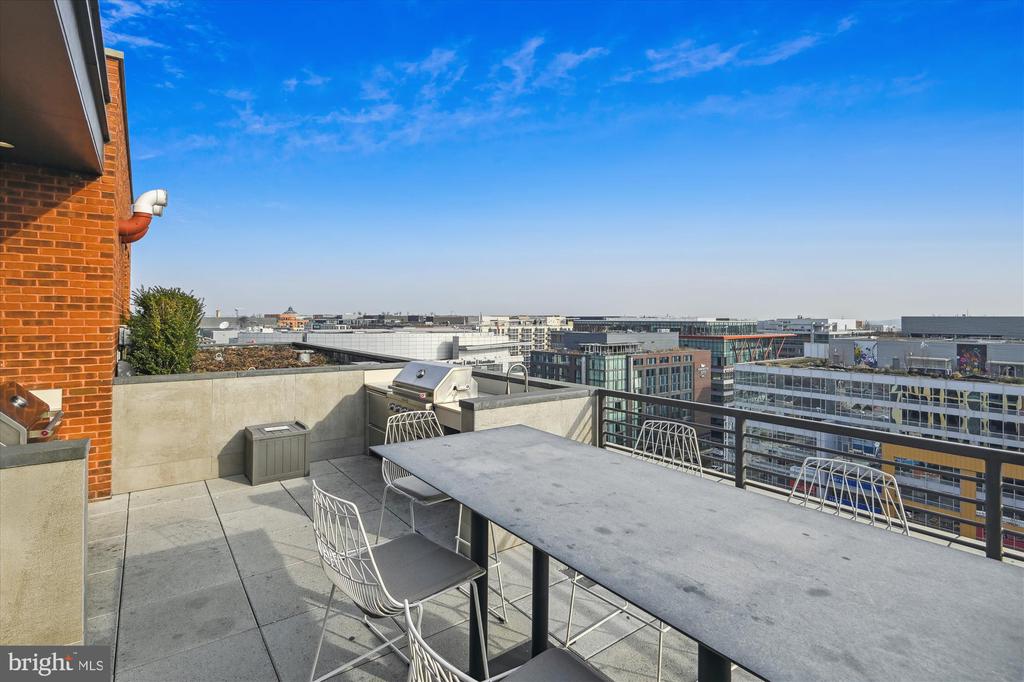 1211 VAN ST SE #602