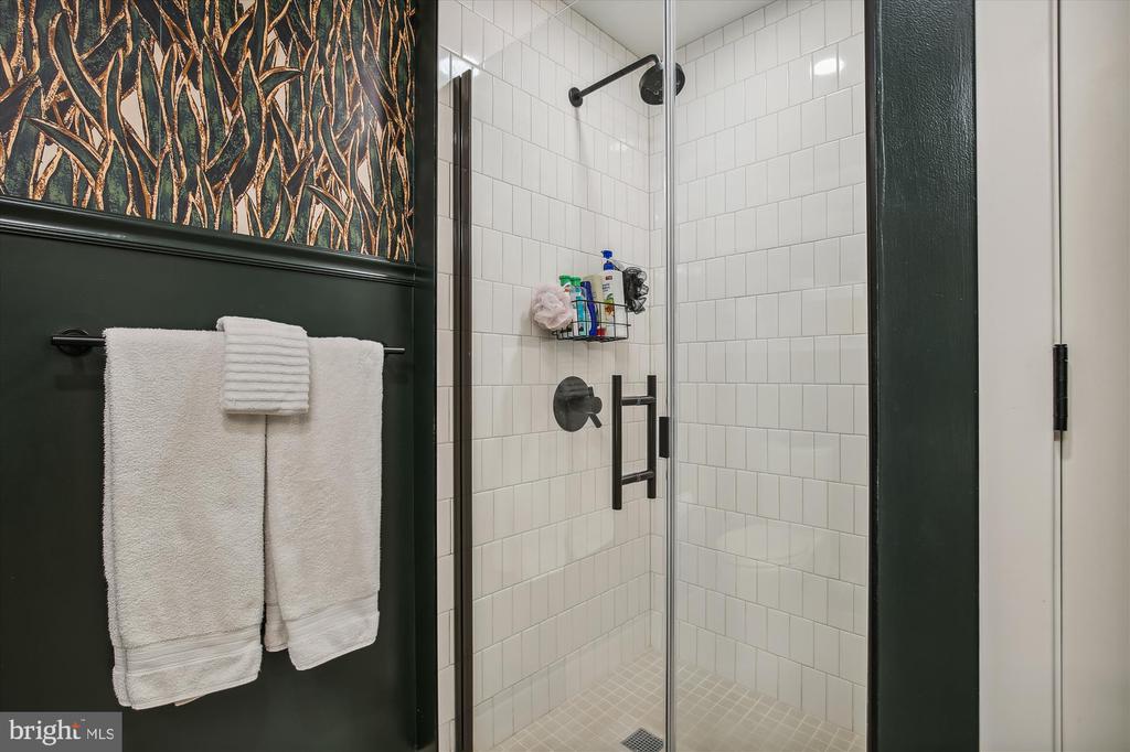 1211 VAN ST SE #602