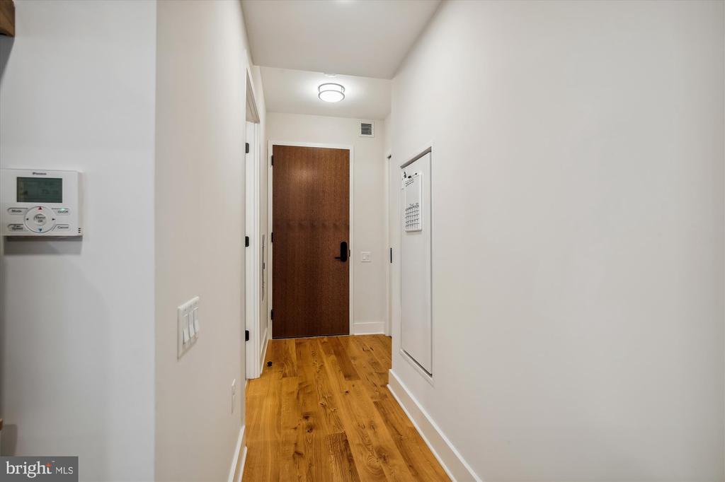 1211 VAN ST SE #602
